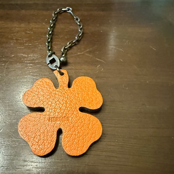 🎄Sale🎄 Hermes Green Clover Bag Charm - Picture 4 of 4